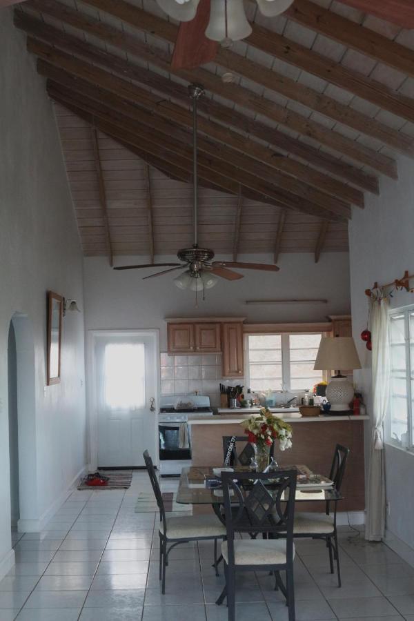Villa Benito Nevis Exterior foto